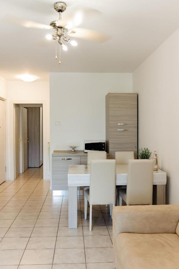 Appartamento Afrodite Desenzano del Garda Bagian luar foto