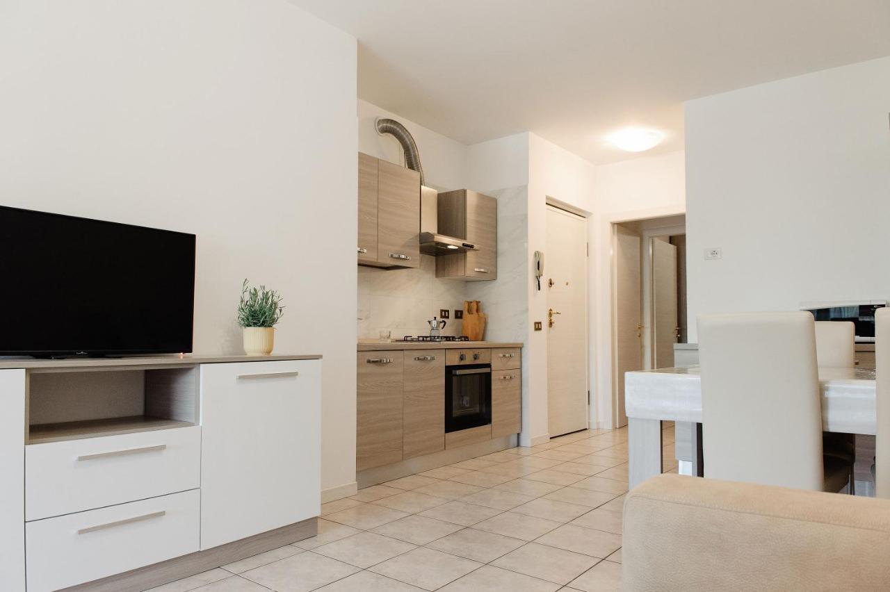 Appartamento Afrodite Desenzano del Garda Bagian luar foto