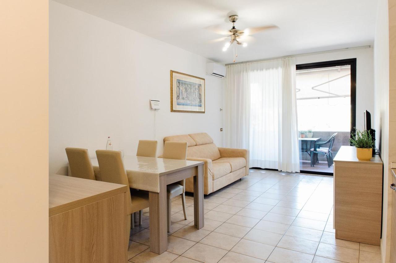 Appartamento Afrodite Desenzano del Garda Bagian luar foto