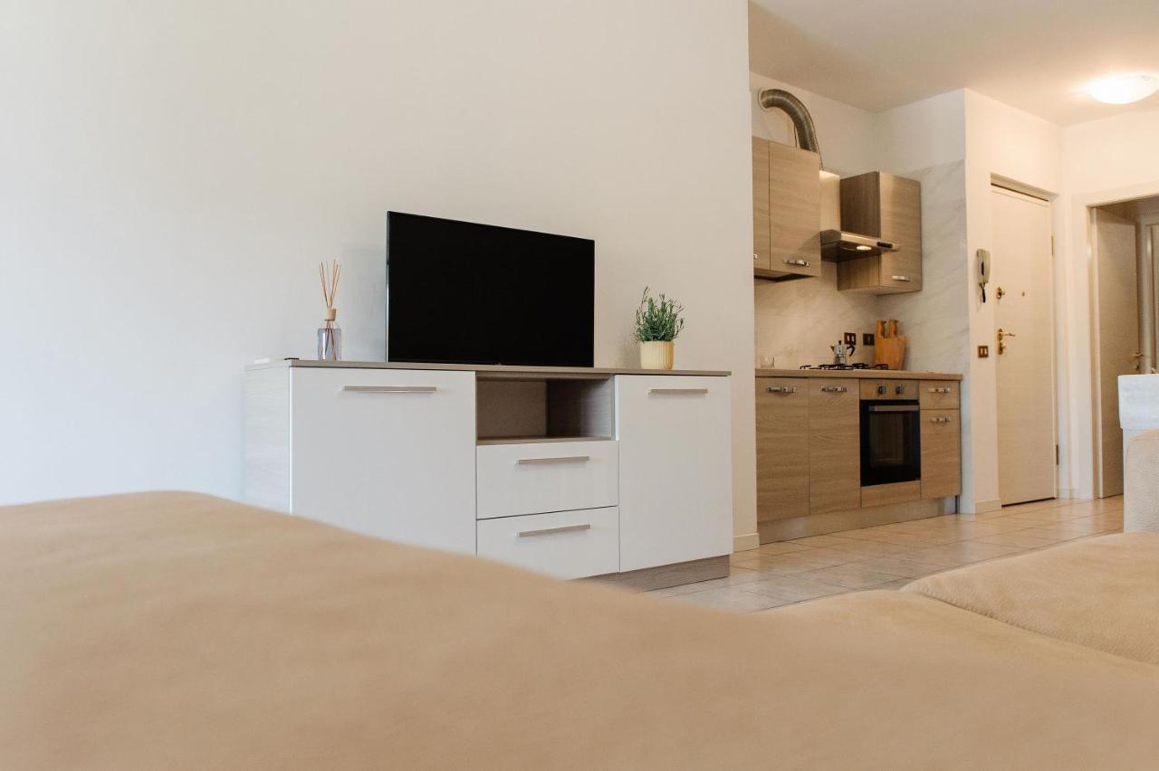 Appartamento Afrodite Desenzano del Garda Bagian luar foto